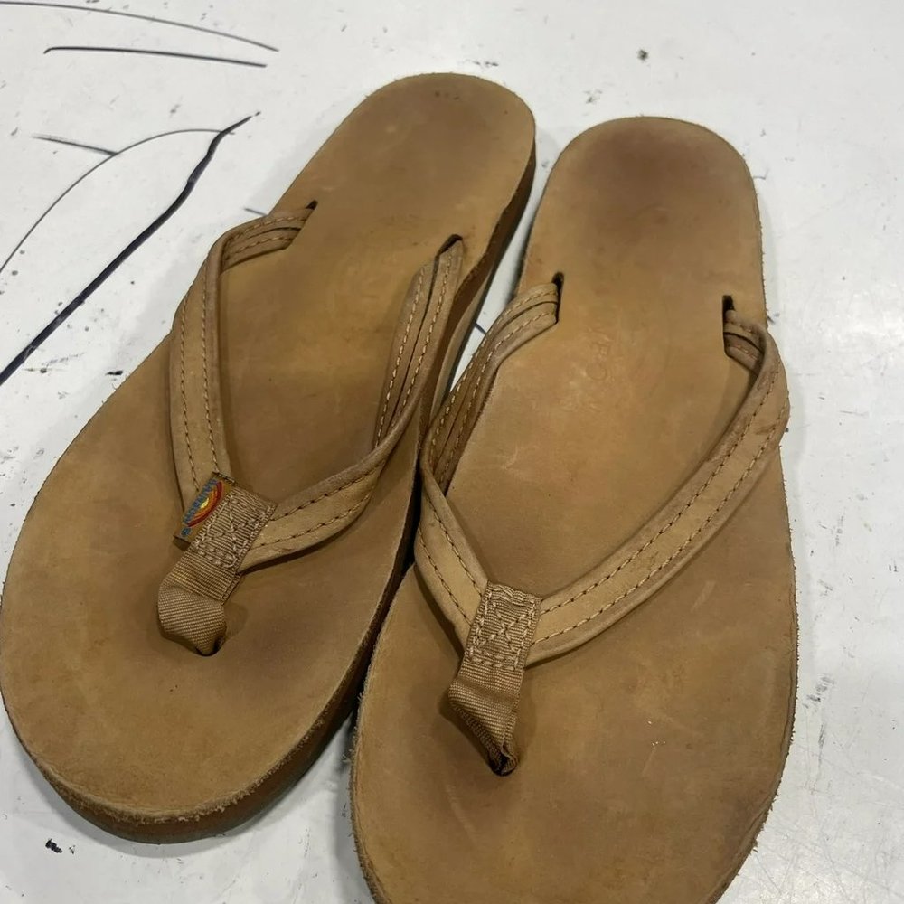 Rainbow women's brown leather slip on flats sandals size 5